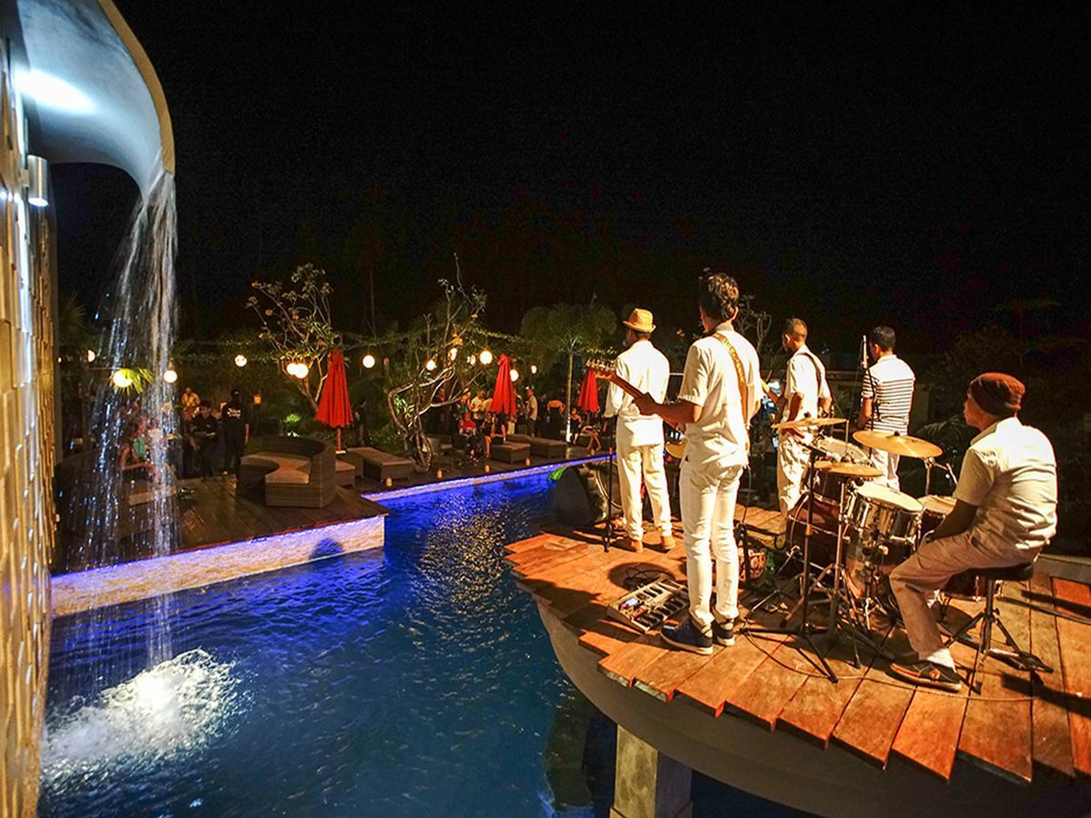 Pipe Dream Villas Resort Kuta  Екстериор снимка